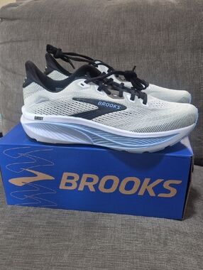 Brooks Ghost 18 Men’s 8 / Women’s 9.5 White Black NIB